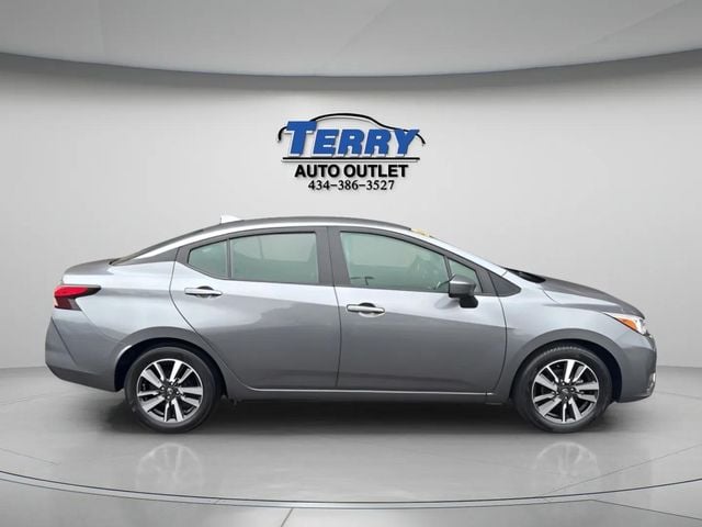 Pre-Owned 2024 Nissan Versa 1.6 SV - photo - 1