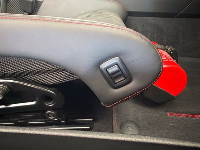Pre-Owned 2024 Porsche 911 GT3 - photo - 28