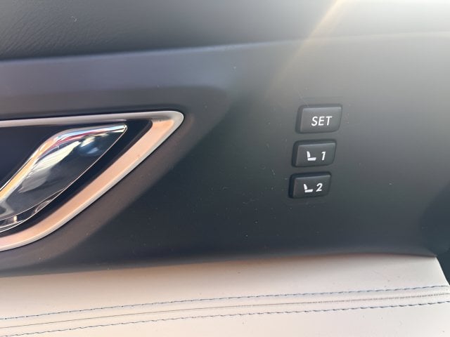 Pre-Owned 2020 Subaru Ascent Limited - photo - 12