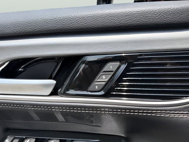 Pre-Owned 2025 Jeep Wagoneer Series III - photo - 12