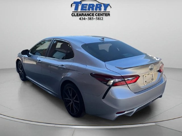 Pre-Owned 2022 Toyota Camry SE - photo - 3