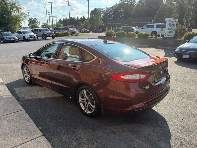 Pre-Owned 2016 Ford Fusion Hybrid Titanium - photo - 3