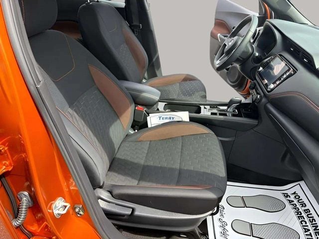 Pre-Owned 2023 Nissan Kicks SR - photo - 18