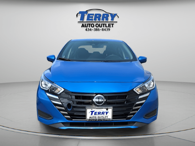 Pre-Owned 2024 Nissan Versa 1.6 SV - photo - 2