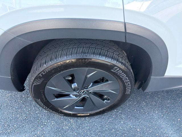 Pre-Owned 2025 Volkswagen Taos 1.5T S - photo - 21