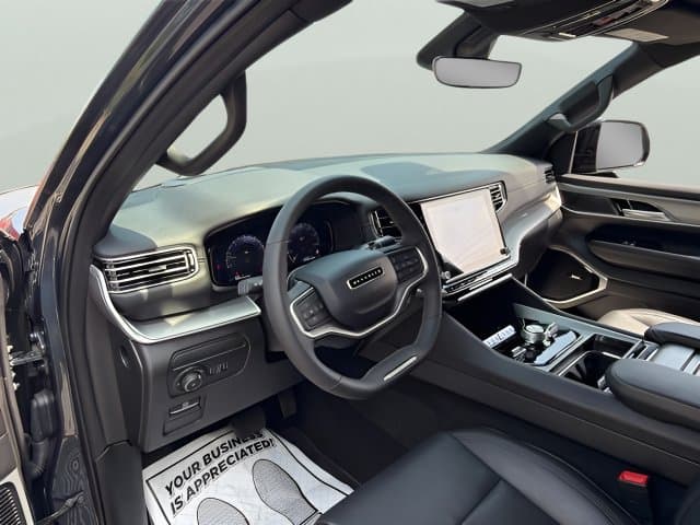 Pre-Owned 2025 Jeep Wagoneer Series III - photo - 3