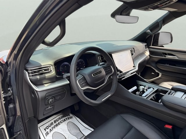 Pre-Owned 2025 Jeep Wagoneer Series III - photo - 3