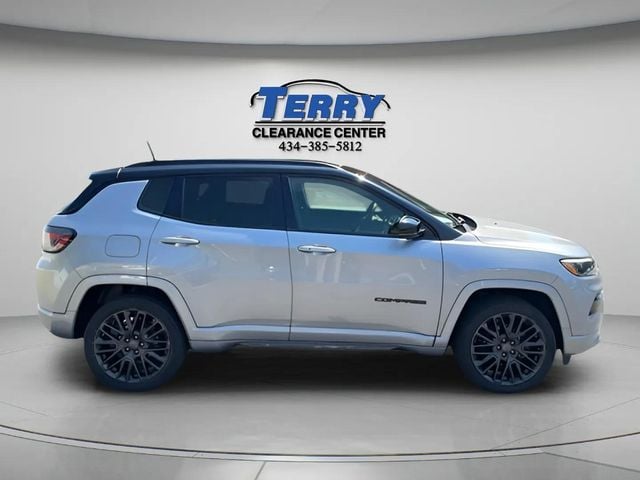 Pre-Owned 2022 Jeep Compass Limited - photo - 0