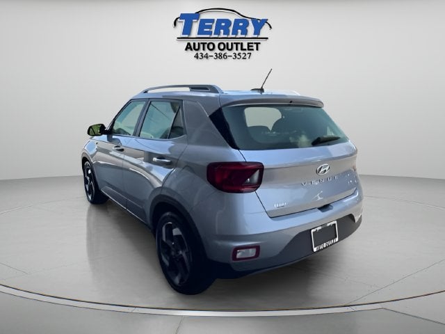 Pre-Owned 2025 Hyundai Venue SEL - photo - 4