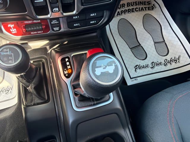 Pre-Owned 2025 Jeep Wrangler Rubicon - photo - 26