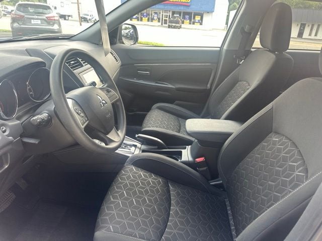 Pre-Owned 2025 Mitsubishi Outlander Sport 2.0 ES - photo - 7