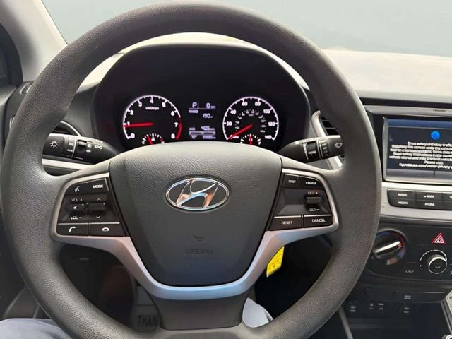 Pre-Owned 2022 Hyundai Accent SEL - photo - 11