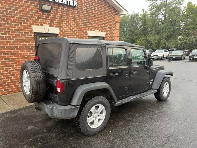 Pre-Owned 2016 Jeep Wrangler Unlimited Sport - photo - 4