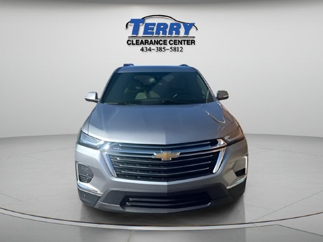 Pre-Owned 2023 Chevrolet Traverse LT - photo - 2