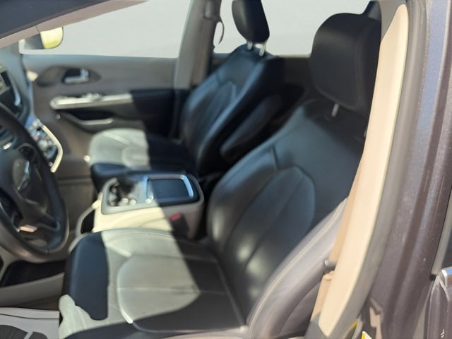 Pre-Owned 2022 Chrysler Pacifica Touring L - photo - 8