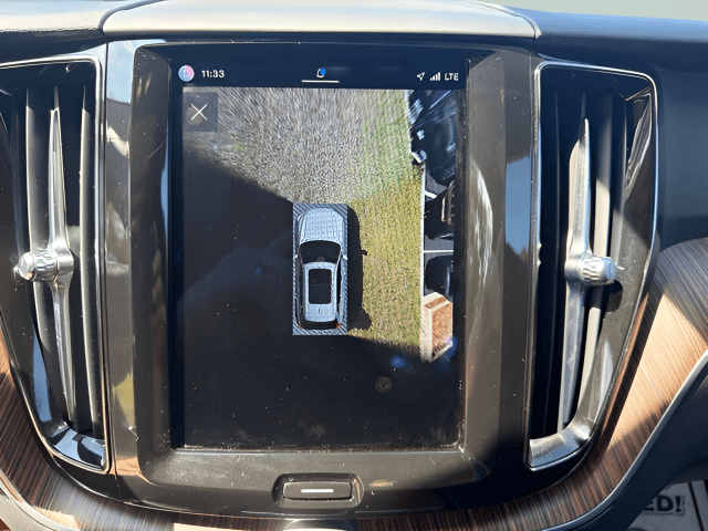 Pre-Owned 2023 Volvo XC60 B5 Plus Dark Theme - photo - 21