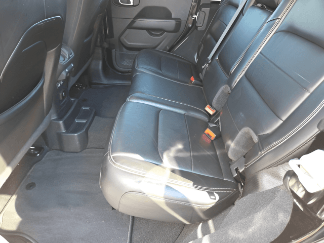 Pre-Owned 2022 Jeep Wrangler Unlimited Sahara - photo - 10