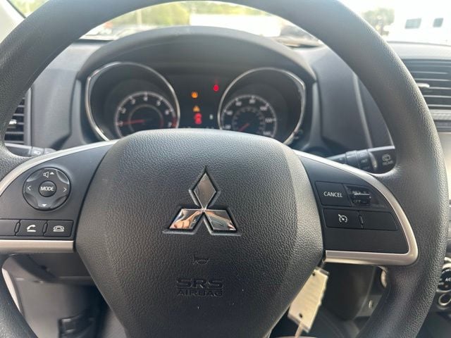 Pre-Owned 2025 Mitsubishi Outlander Sport 2.0 ES - photo - 9