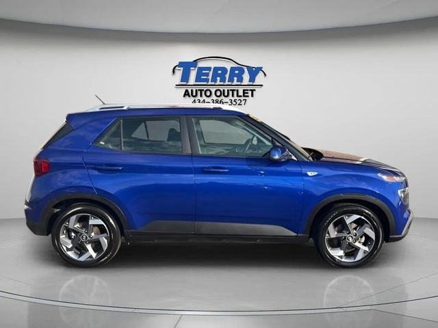 Pre-Owned 2025 Hyundai Venue SEL - photo - 0