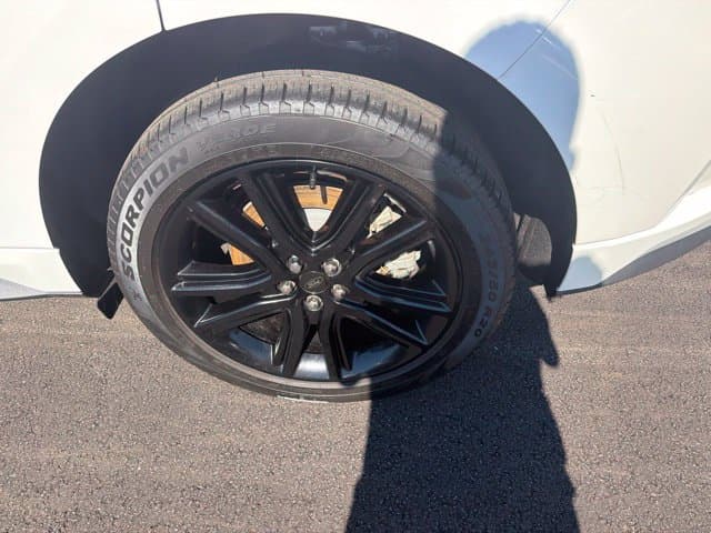 Pre-Owned 2023 Ford Edge ST Line - photo - 30