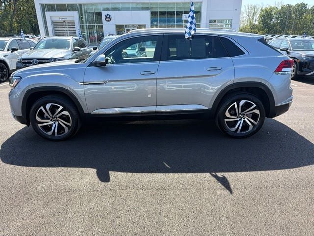 Pre-Owned 2023 Volkswagen Atlas Cross Sport 3.6L V6 SEL - photo - 2