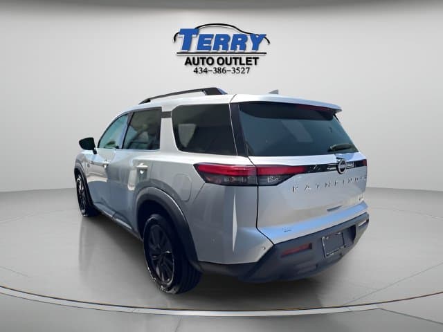 Pre-Owned 2024 Nissan Pathfinder SV - photo - 7