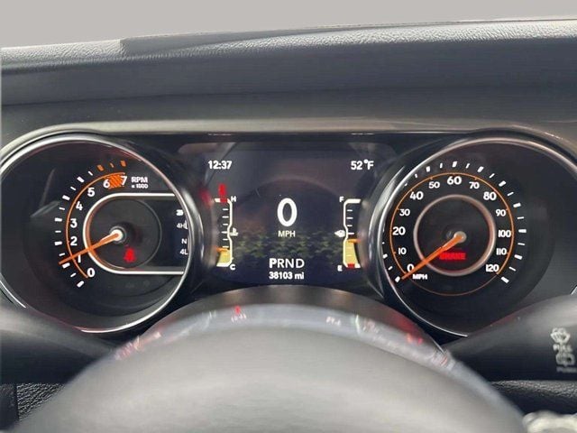 Pre-Owned 2022 Jeep Wrangler Unlimited Sahara - photo - 10