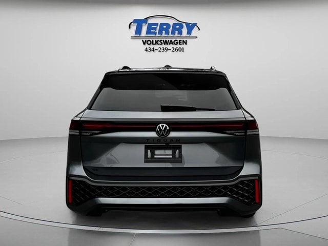 Pre-Owned 2026 Volkswagen Tiguan SE R-Line Black - photo - 3