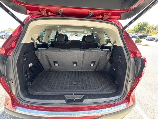Pre-Owned 2022 Subaru Ascent Limited - photo - 9