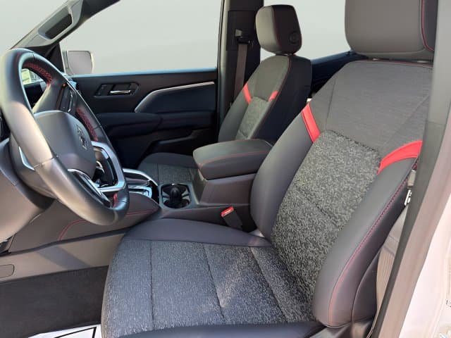 Pre-Owned 2025 Chevrolet Colorado Z71 - photo - 4
