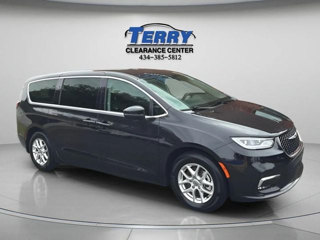 2023 Chrysler Pacifica Touring L Photo in Lynchburg VA 24502