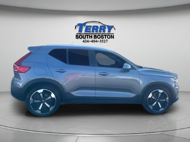 2019 Volvo XC40 Momentum Photo in Boston VA 24592